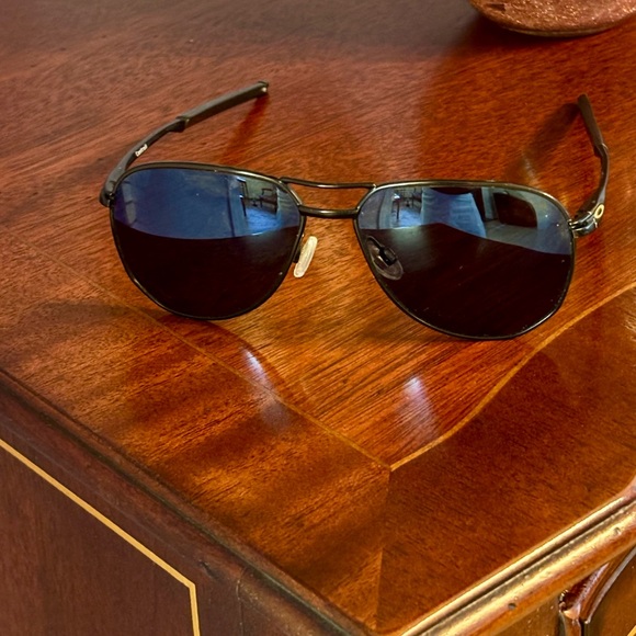 Oakley Contrail Stylish Black and Blue Aviator Sunglasses - Picture 1 of 6
